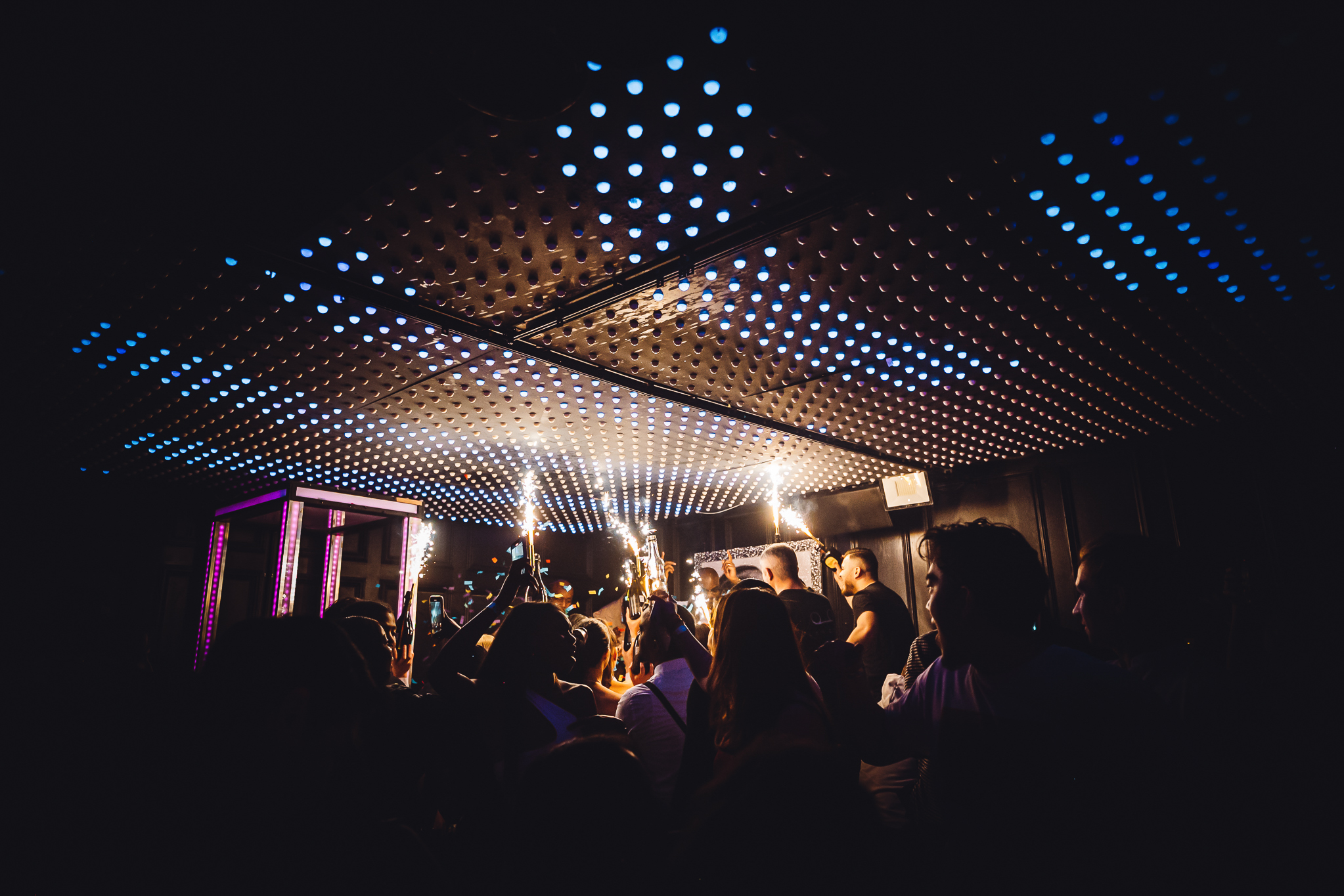 Standing Rocks London Are Tables Seated or Standing in London Clubs? | Best Clubs in London